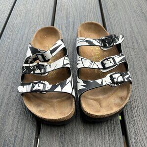 Awesome Birkenstock/Papillo (Size 6.5 or Euro 37) B&W Florida style